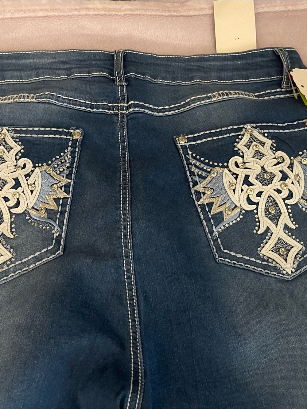 Embellished Dark Blue Women’s Jeans with Decorative Back Pockets